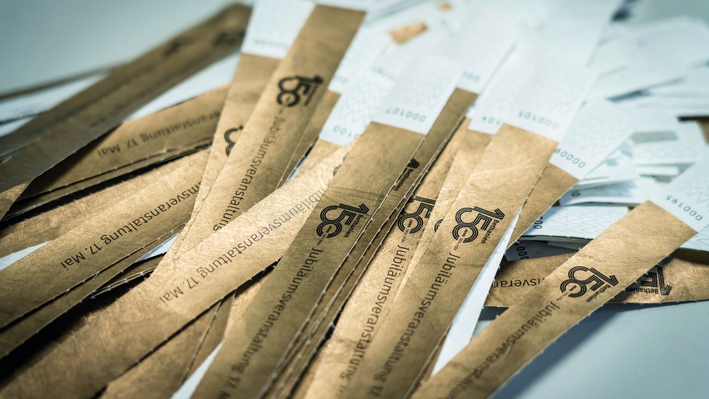 Eintrittsbänder Festveranstaltung Die Eintrittsbänder für die Festveranstaltung