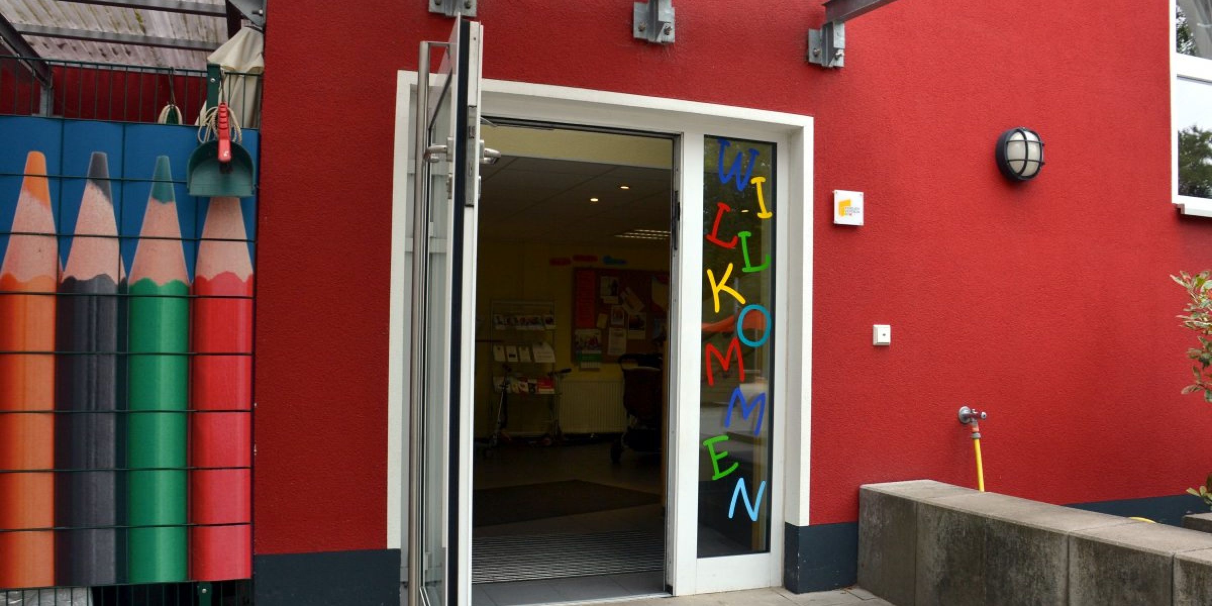 Kita Kunterbunt - Titelbild Der Eingangsbereich der Kita Kunterbunt