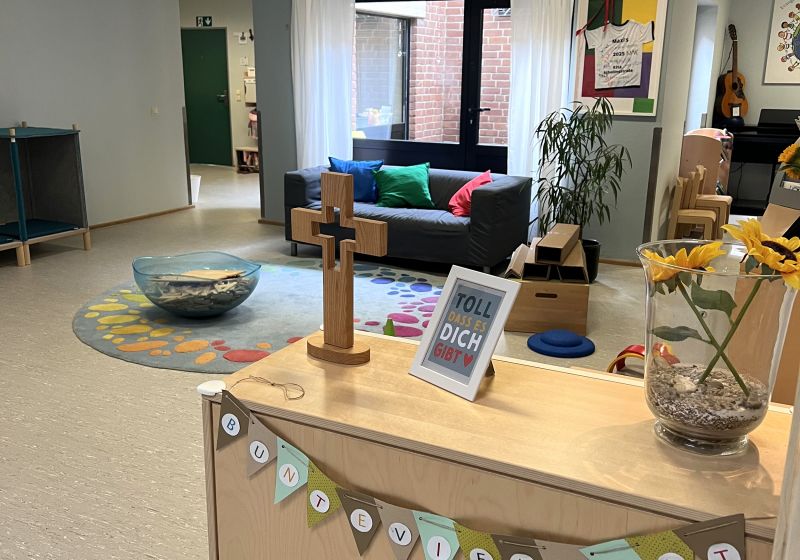 Ev. Kita Schellingstraße - Titelbild Der Eingangsbereich der Ev. Kita Schellingstraße.